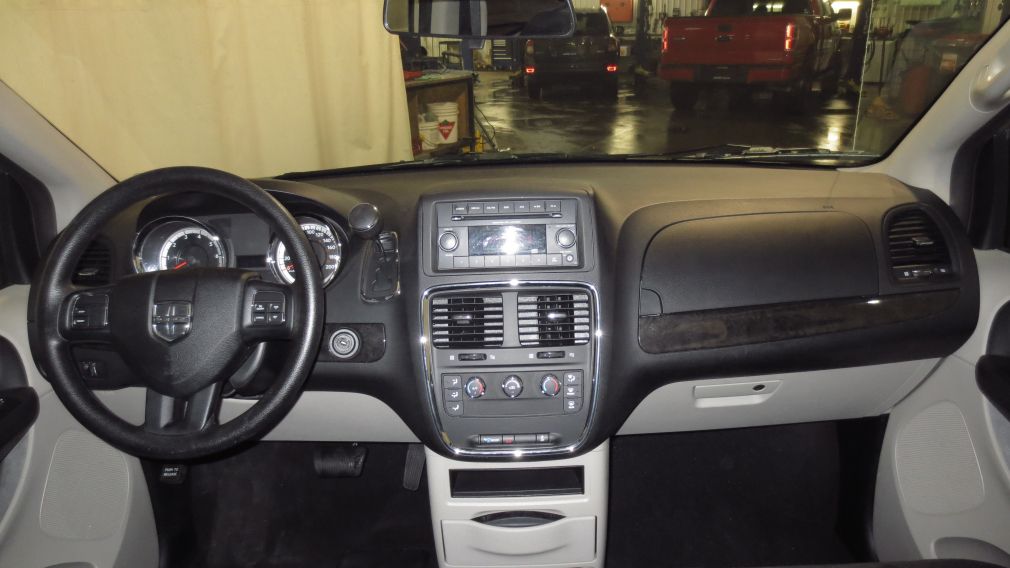 2014 Dodge GR Caravan SE #16