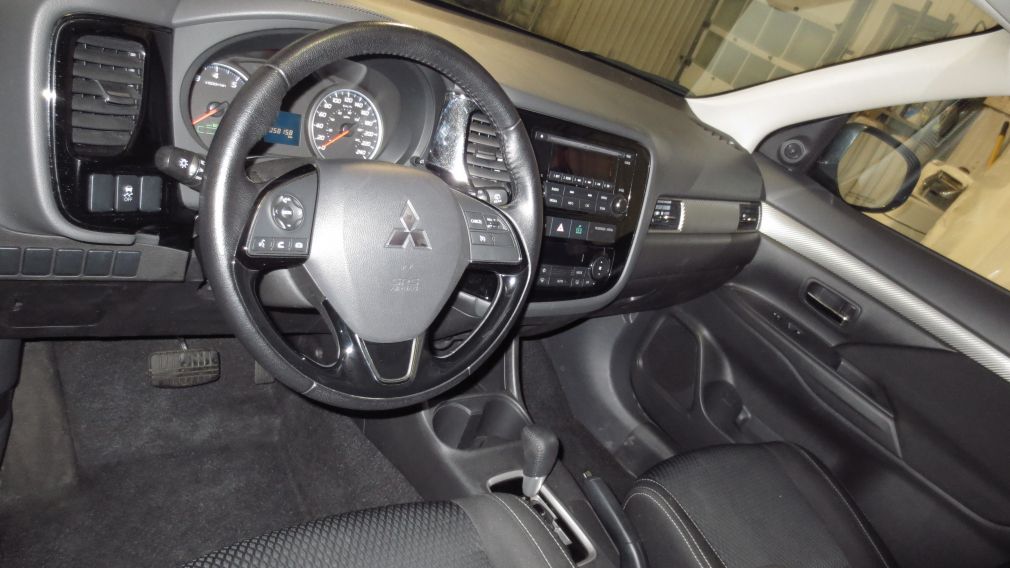 2016 Mitsubishi Outlander ES 4WD  BLUETOOTH #9