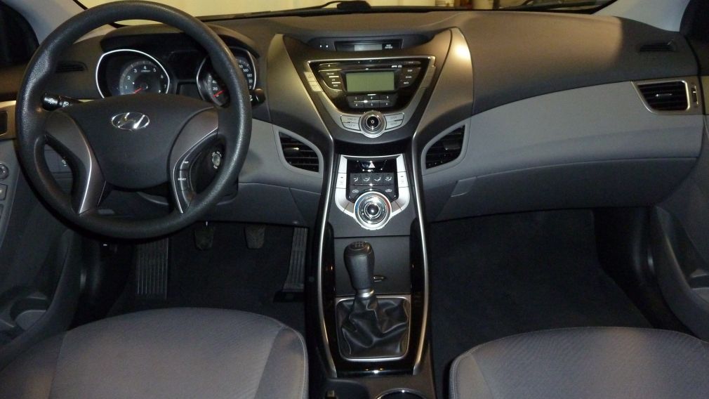 2013 Hyundai Elantra L #16