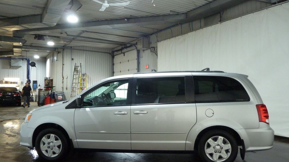 2012 Dodge GR Caravan SXT #4