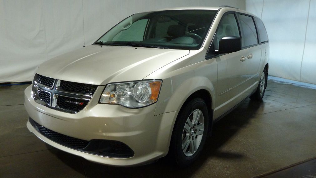 2015 Dodge GR Caravan SXT #2