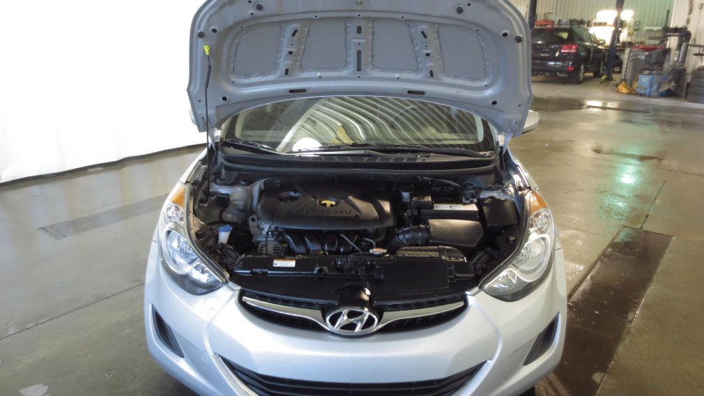 2011 Hyundai Elantra L #24