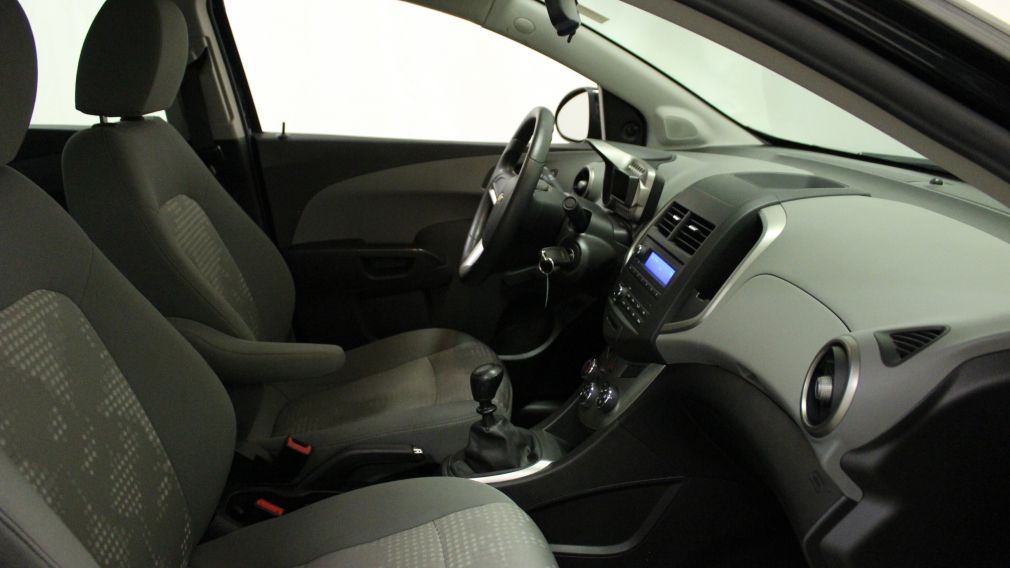 2014 Chevrolet Sonic LS Manuelle A/C Portes Électriques Bluetooth #18