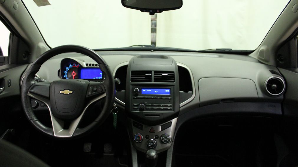 2014 Chevrolet Sonic LS Manuelle A/C Portes Électriques Bluetooth #15