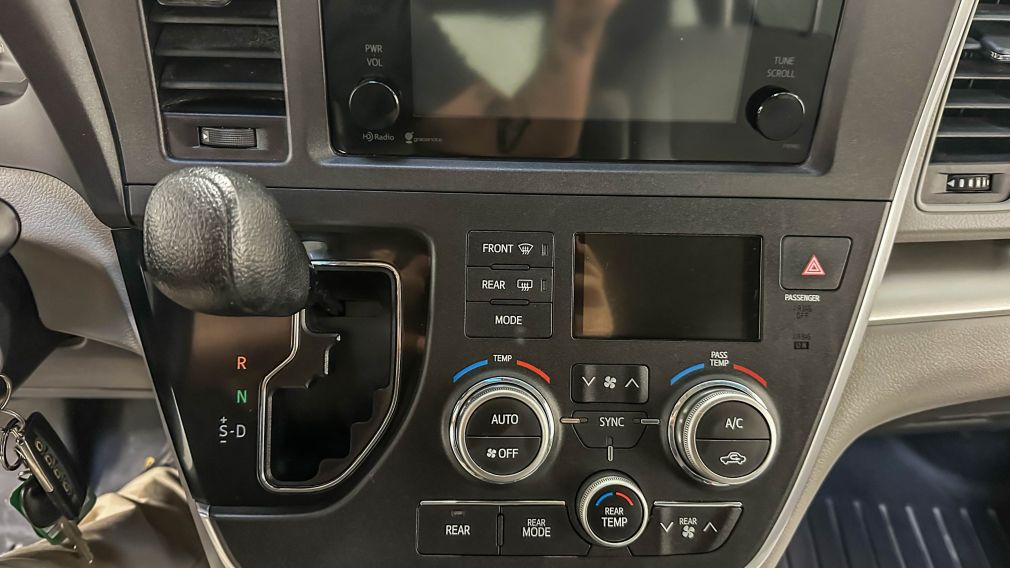 2015 Toyota Sienna LE 7 Passagers Awd A/C Gr-Électrique Mags Caméra #12