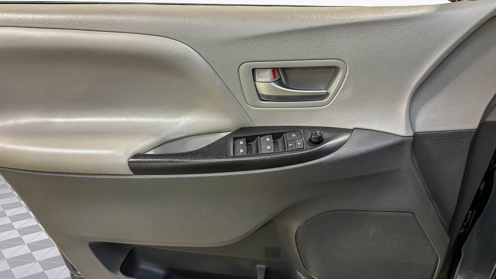2015 Toyota Sienna LE 7 Passagers Awd A/C Gr-Électrique Mags Caméra #14