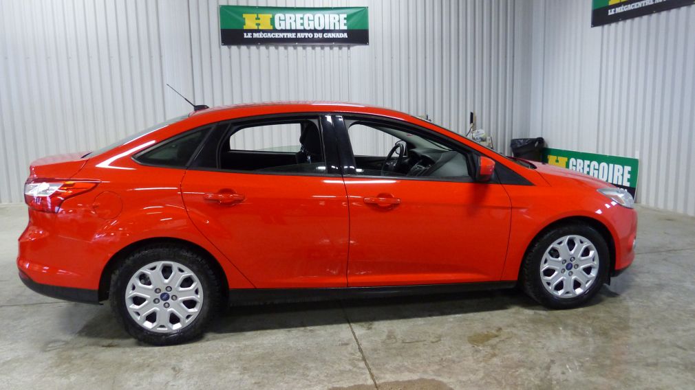 2012 Ford Focus SE #35