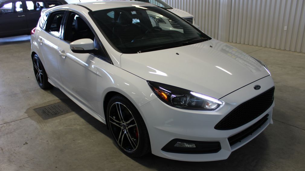 2015 Ford Focus ST Hatchback Cuir-Mags-Caméra-Bluetooth #0