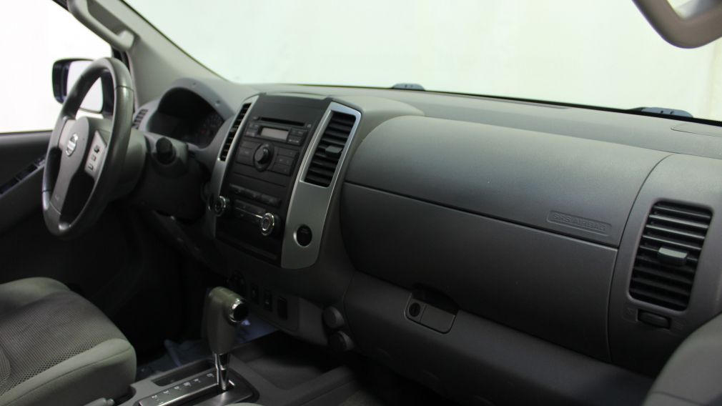 2012 Nissan Frontier SV Crew-Cab 4x4 #34