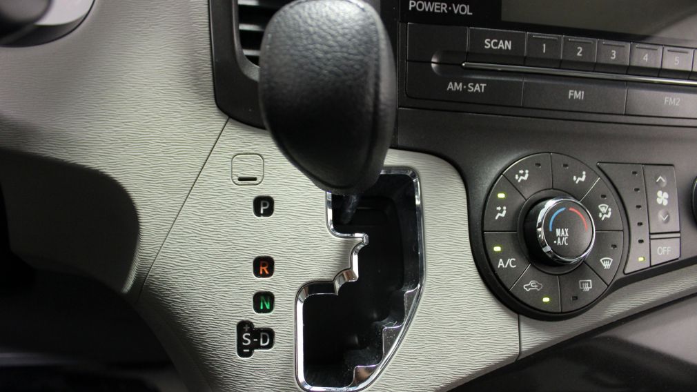 2014 Toyota Sienna 5dr 7-Passagers A/C Gr-Électrique Mags #10