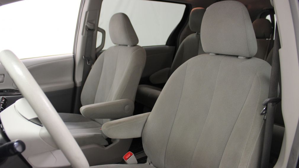 2014 Toyota Sienna 5dr 7-Passagers A/C Gr-Électrique Mags #16