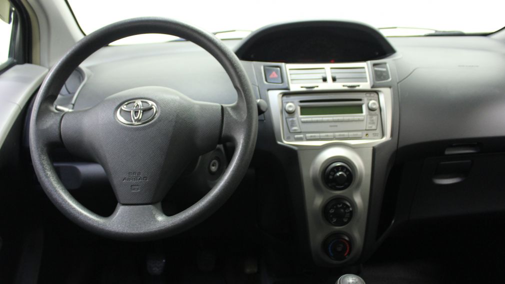 2009 Toyota Yaris LE Hatchback Portes et Mirroirs Électriques CD #8