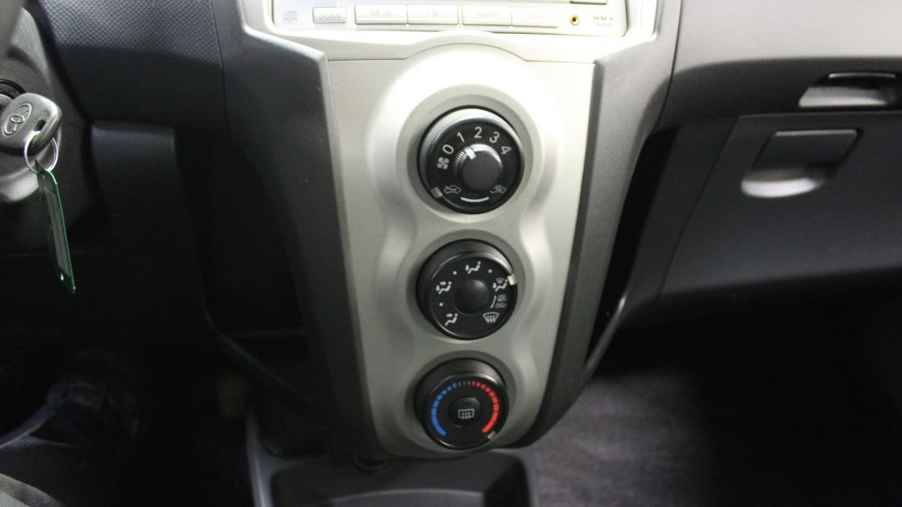 2009 Toyota Yaris LE Hatchback Portes et Mirroirs Électriques CD #10