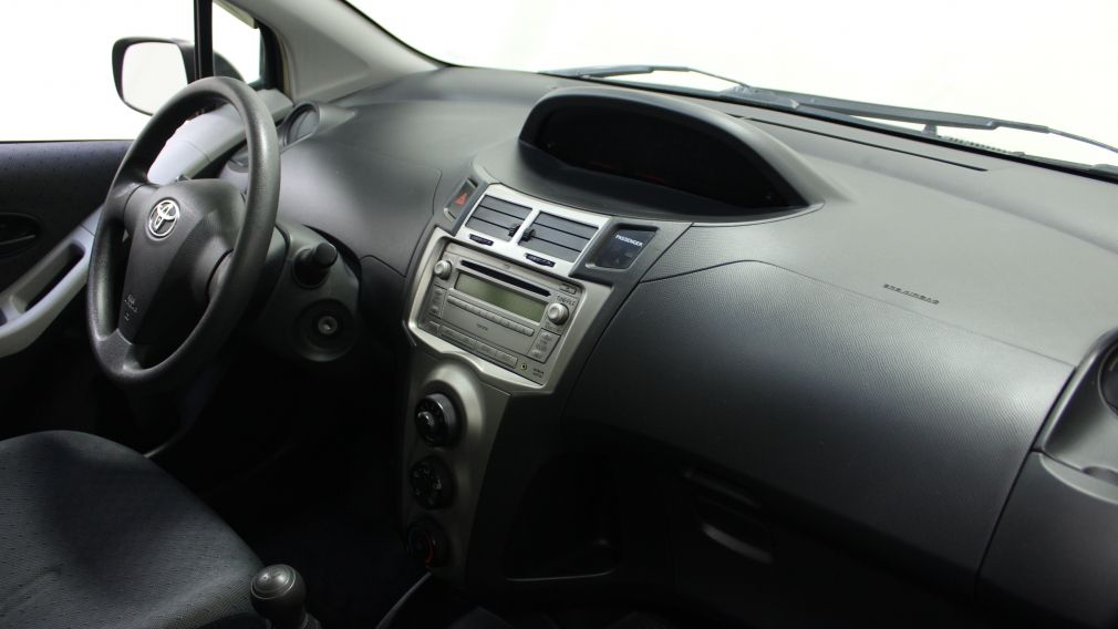2009 Toyota Yaris LE Hatchback Portes et Mirroirs Électriques CD #24