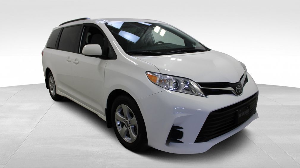 2019 Toyota Sienna LE #0