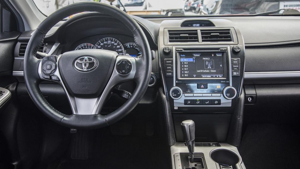 2014 Toyota Camry SE + CUIR + GPS + MAGS + TRÈS BAS KILO!!! #9