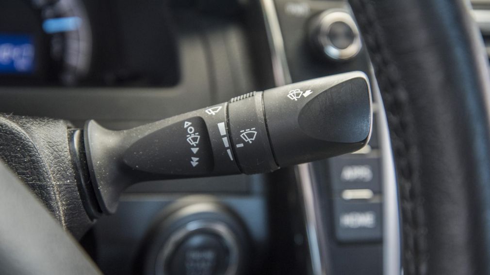 2014 Toyota Camry SE + CUIR + GPS + MAGS + TRÈS BAS KILO!!! #21