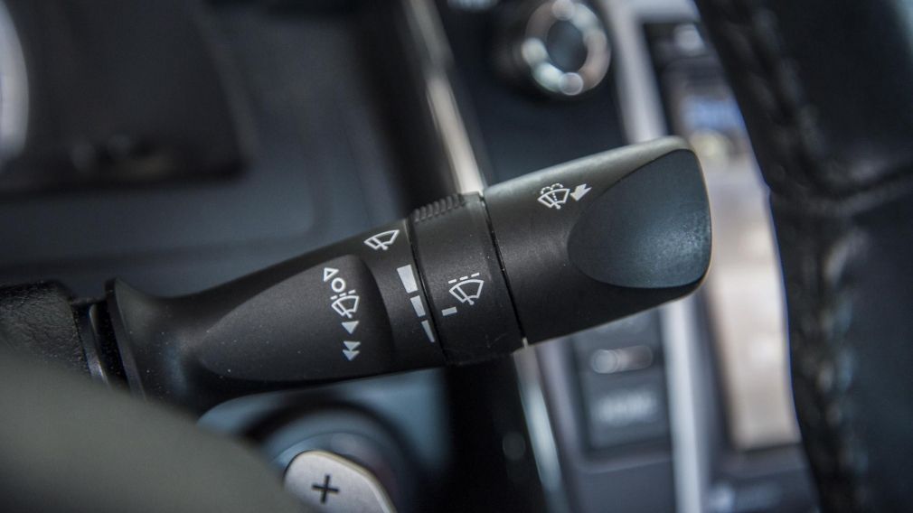 2014 Toyota Camry SE + CUIR + GPS + MAGS + TRÈS BAS KILO!!! #46