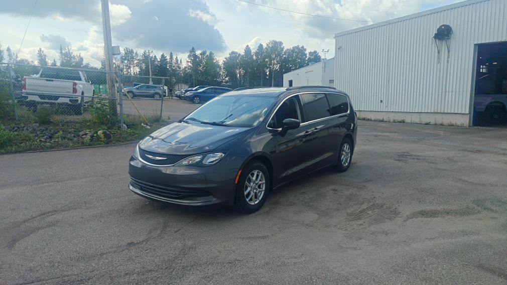 2019 Chrysler Pacifica — photo 3