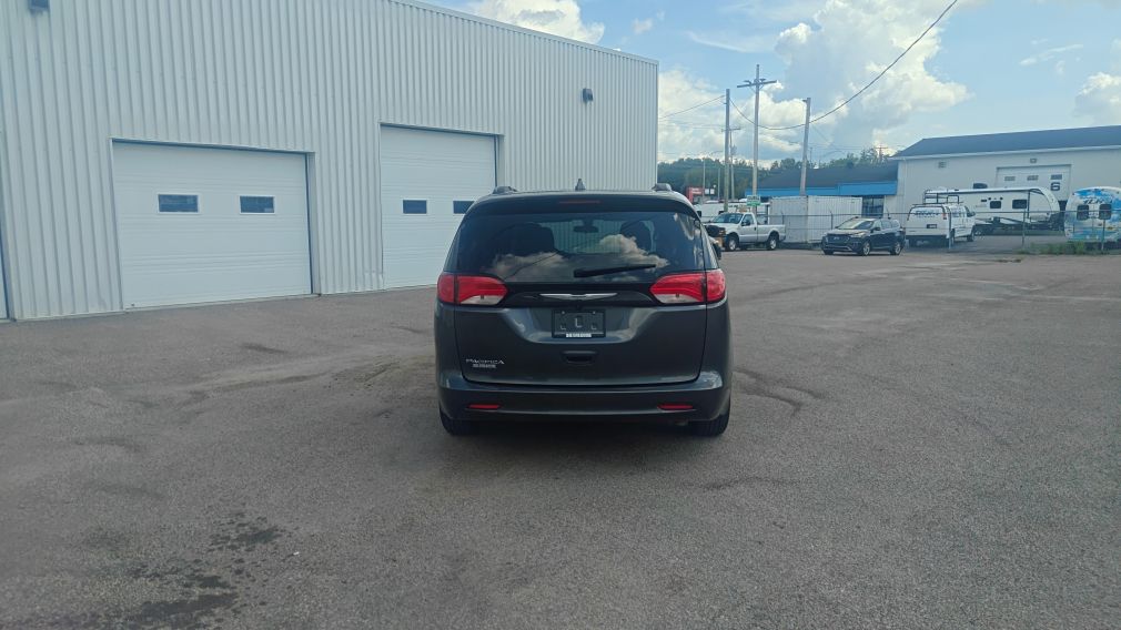 2019 Chrysler Pacifica — photo 6