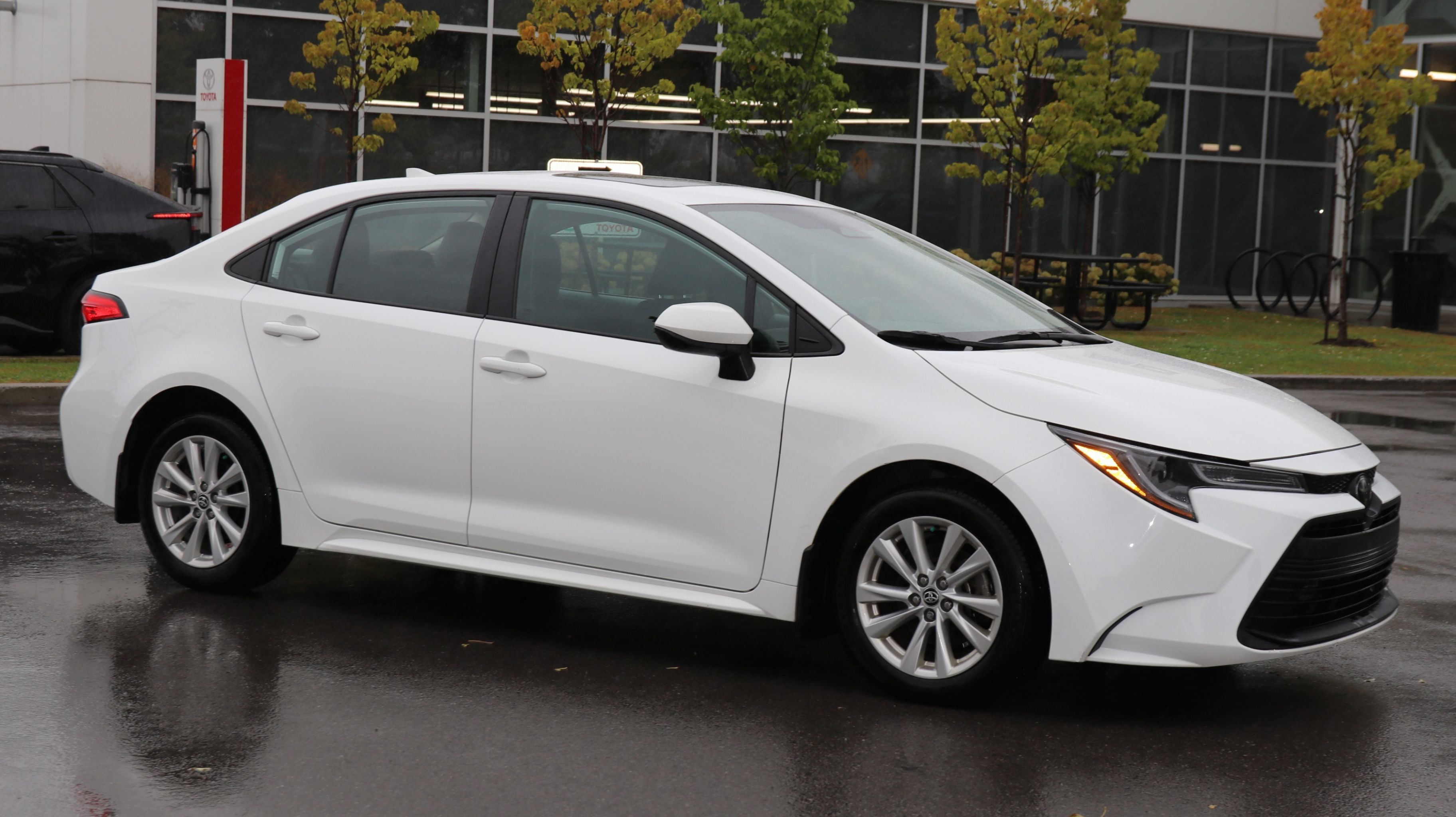 2025 Toyota Corolla (Toit ouvrant) — Monbili