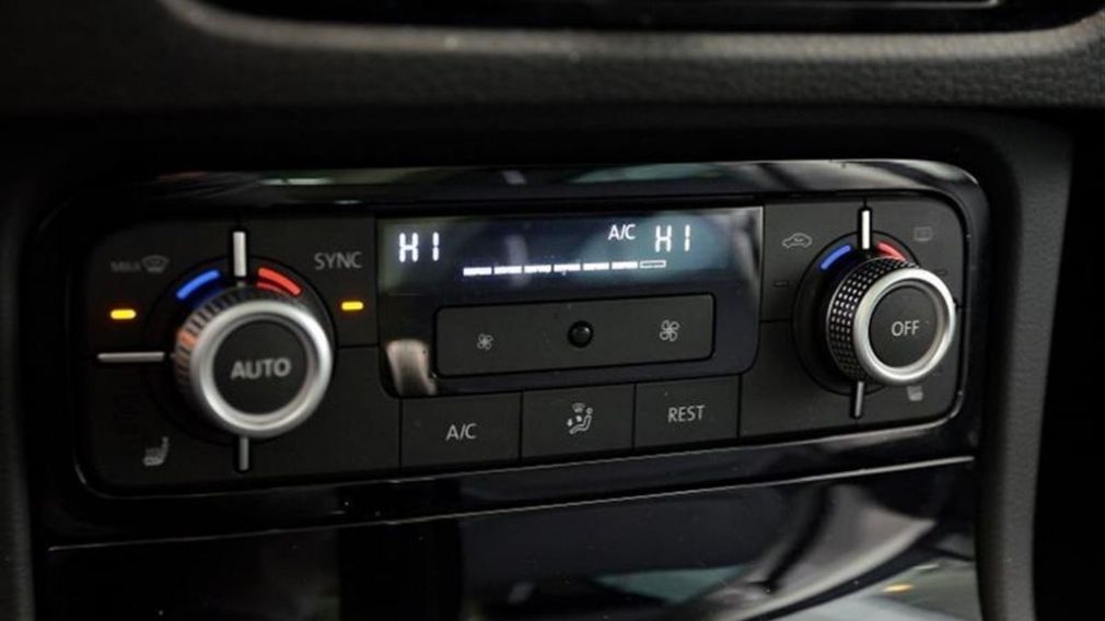 2016 Volkswagen Touareg AWD Sportline Cuir GPS Panoramique Bluetooth MP3 #14