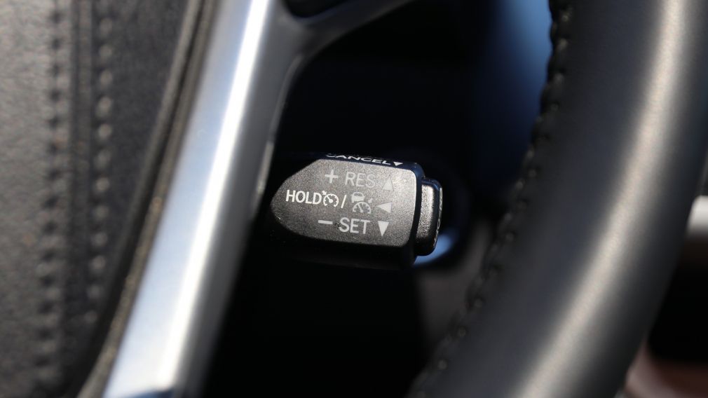 2019 Toyota Highlander XLE l AWD - CUIR - TOIT - MAG - USB - BLUETOOTH #16