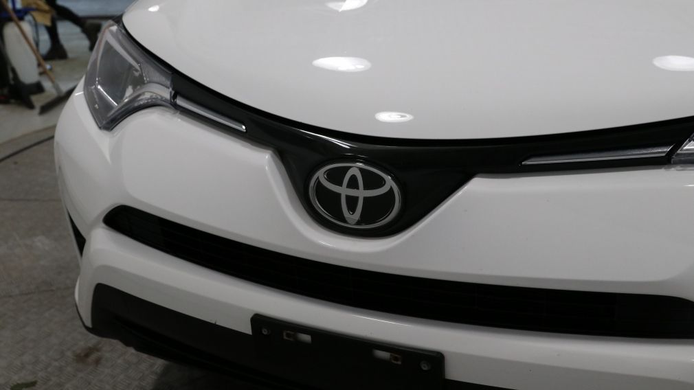 2018 Toyota Rav 4 LE #25