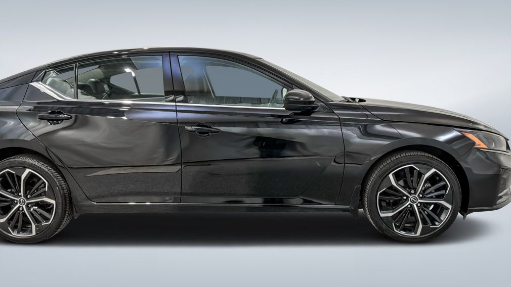 2024 Nissan Altima — photo 2