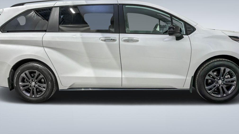 2025 Toyota Sienna — photo 8