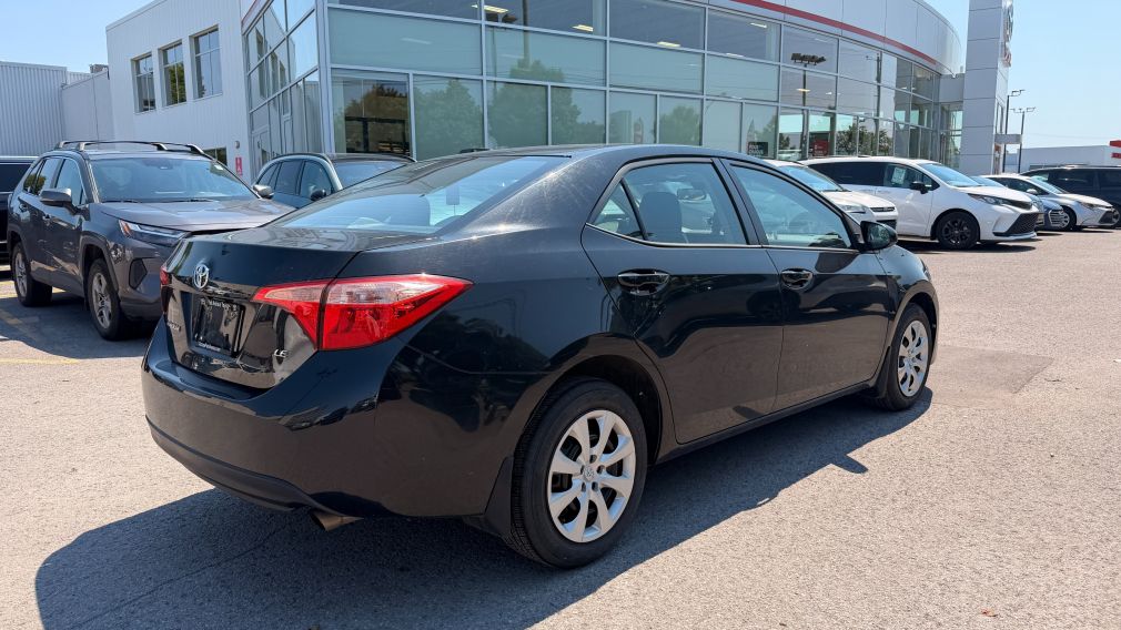 2017 Toyota Corolla — photo 2