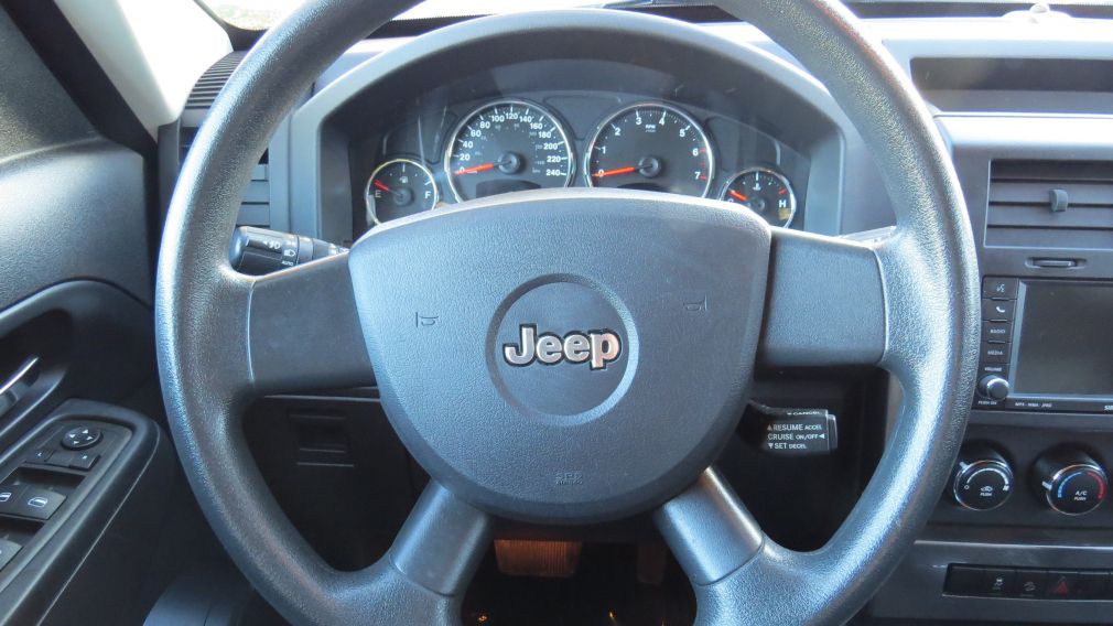 2010 Jeep Liberty North Edition #11