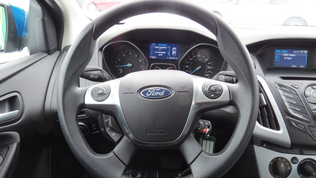 2014 Ford Focus SE #17