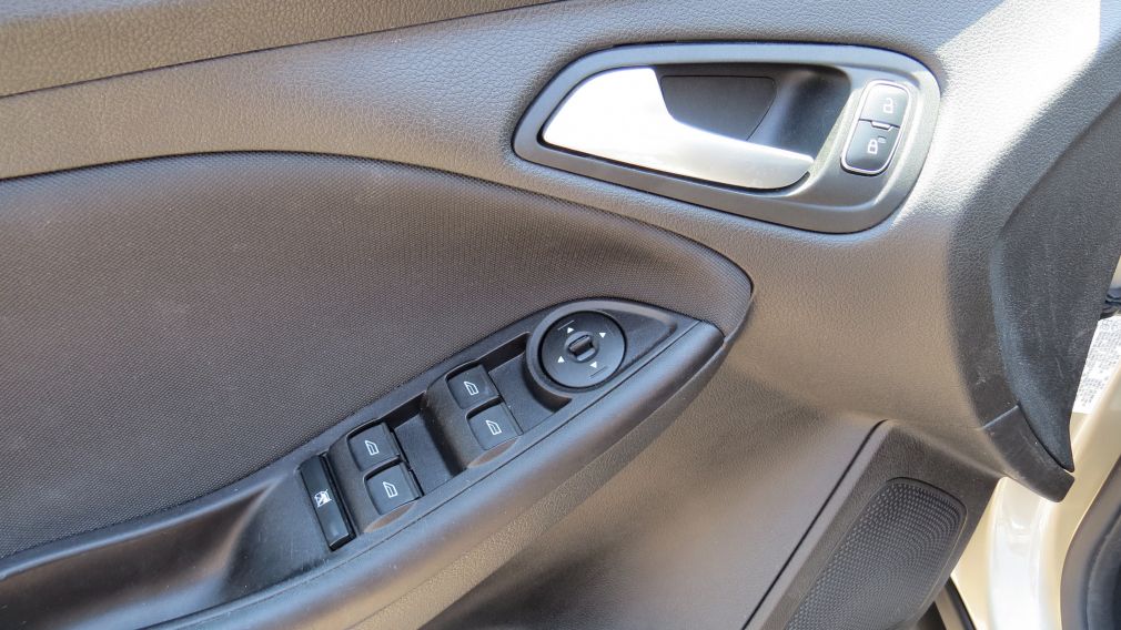 2015 Ford Focus SE HATCH AUTO A/C MAGS CAMERA BLUETOOTH GR ELECTRI #10