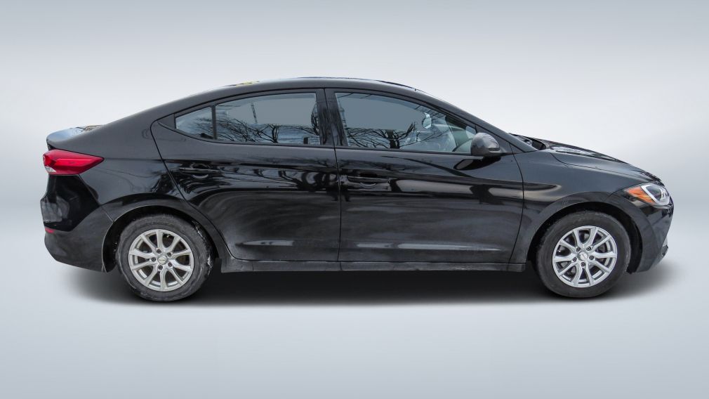 2017 Hyundai Elantra — photo 8