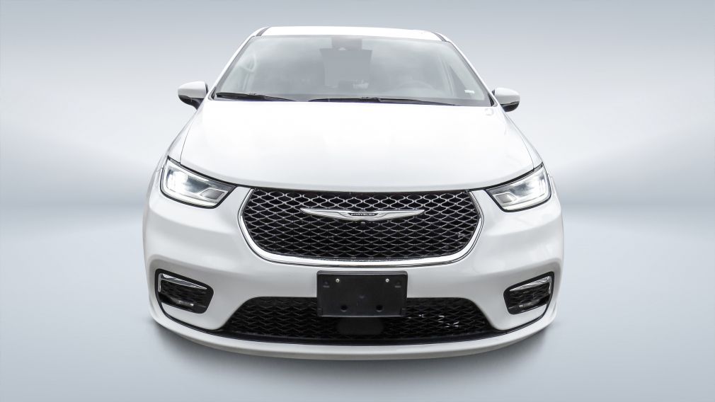 2023 Chrysler Pacifica — photo 2