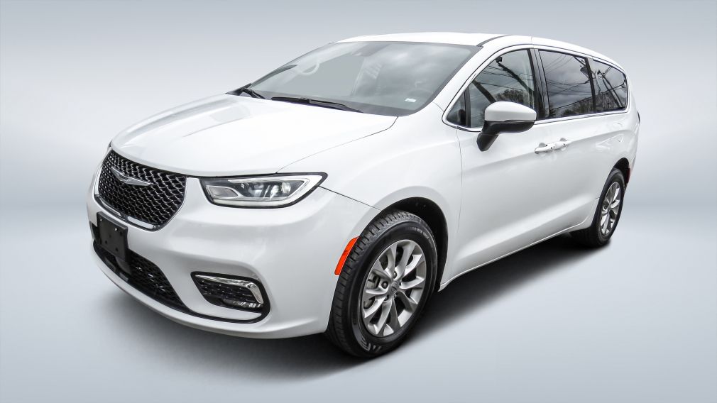 2023 Chrysler Pacifica — photo 3