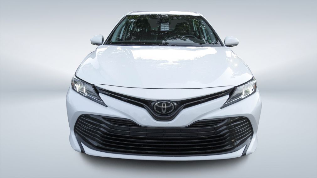 2019 Toyota Camry — photo 2