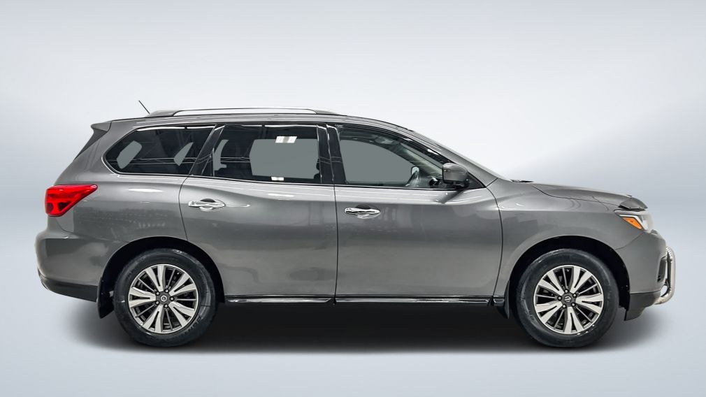 2017 Nissan Pathfinder — photo 8