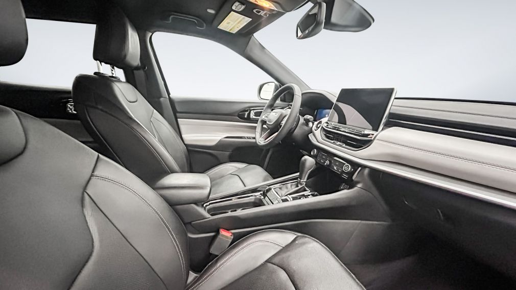 2024 Jeep Compass — photo 8