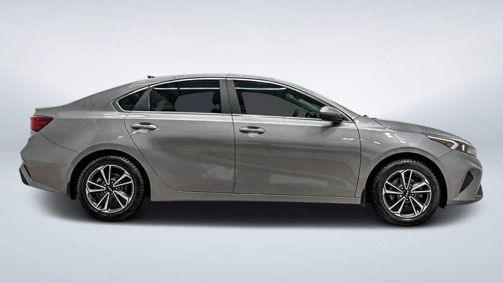 2023 Kia Forte — photo 8