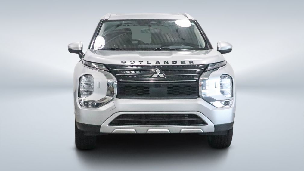 2023 Mitsubishi Outlander — photo 2