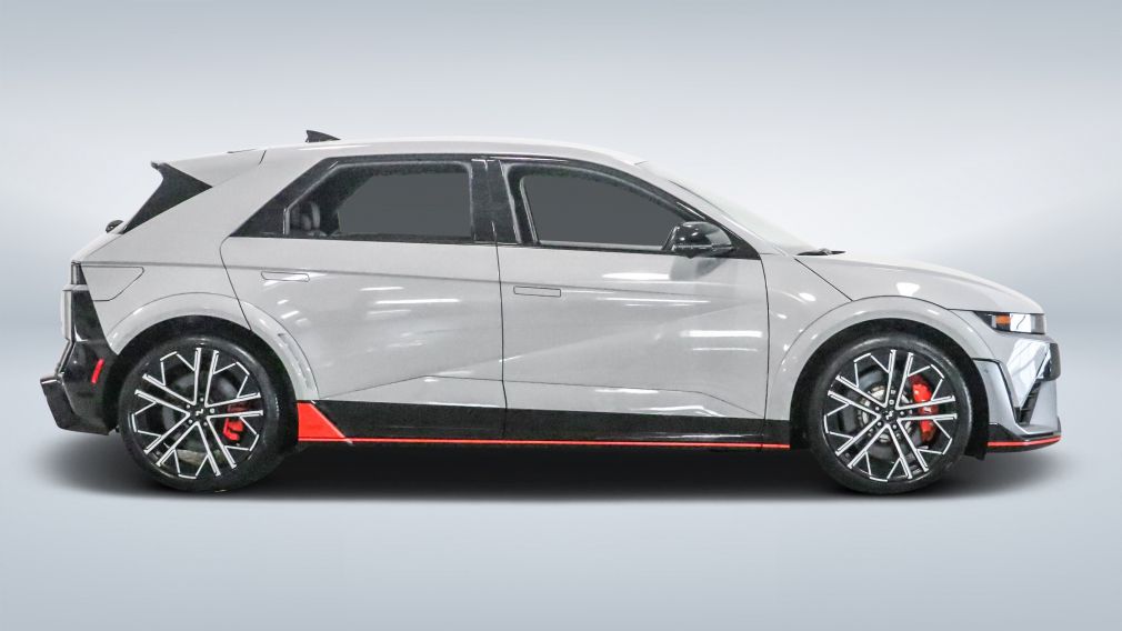 2025 Hyundai IONIQ — photo 8