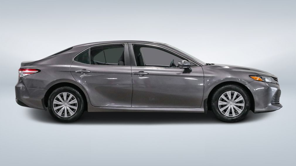 2020 Toyota Camry — photo 8